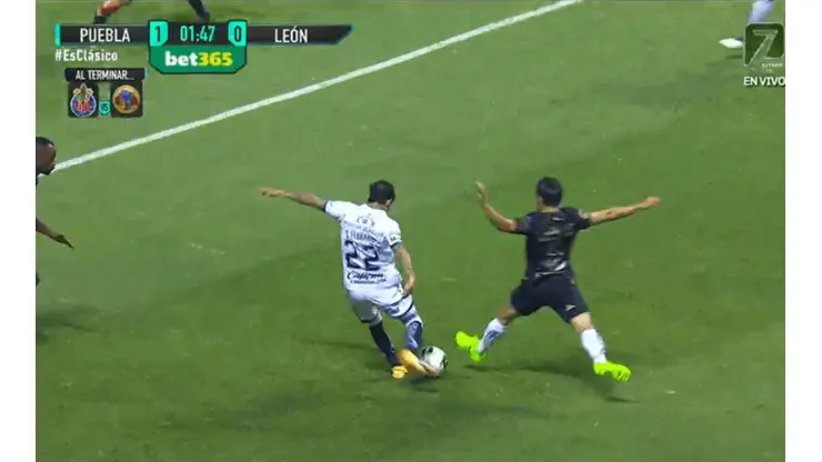 Golazo de Omar Fernández para Puebla.