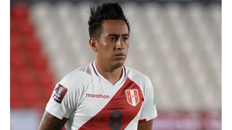 Christian Cueva fue separado de su equipo por decisión del técnico.