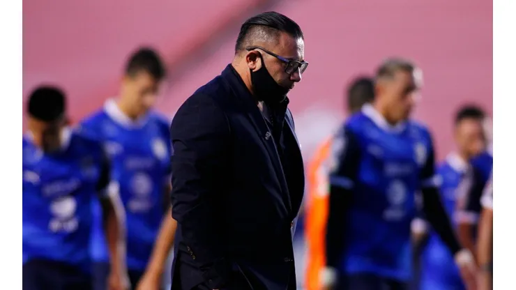 Antonio Mohamed con un pie afuera de Rayados