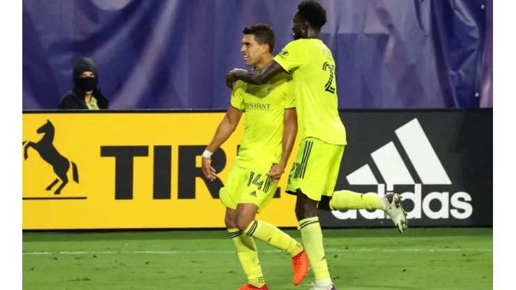 El mexicano anotó un gol en el último minuto para eliminar a Toronto FC.