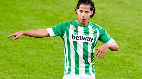 Lo quieren de titular: afición del Betis pide más minutos para Diego Lainez