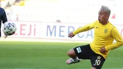 Christian Cueva tuvo problemas también con el Santos de Brasil.