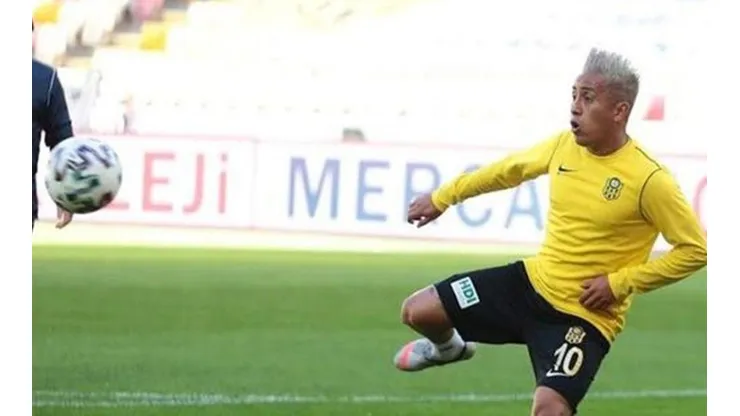 Christian Cueva tuvo problemas también con el Santos de Brasil.
