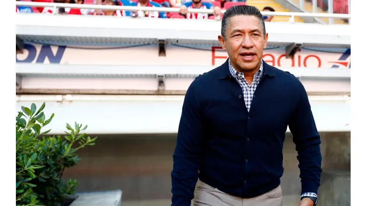 Ignacio Ambriz suena para dirigir a Monterrey