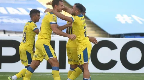 La celebración del tanto de Diego Novaretti.