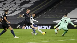 Lo Celso entró y en la primera que tocó puso el 2 a 0 contra el Manchester City