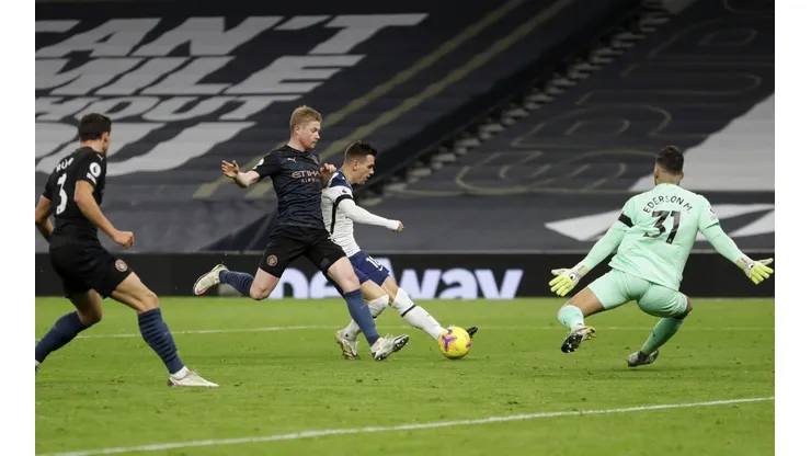 Lo Celso entró y en la primera que tocó puso el 2 a 0 contra el Manchester City
