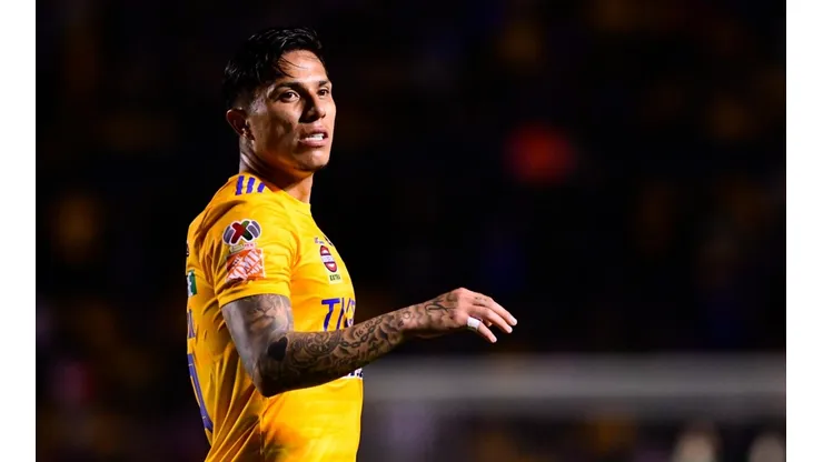 Carlos Salcedo y Tigres van por todo en este cierre de 2020.