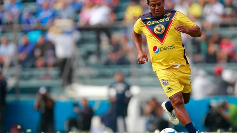 Carlos Santos cruzó a Mauricio Ymay y a Paco Gabriel de Anda.