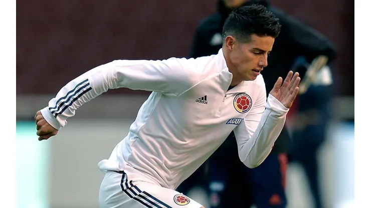 James Rodríguez con la Selección Colombia ante Ecuador.