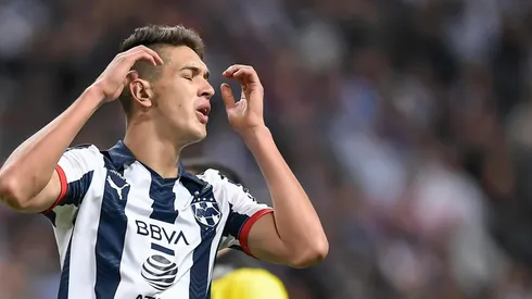 César Montes sería baja ante Puebla