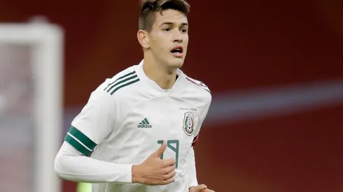 César Montes causa baja en la Selección de México