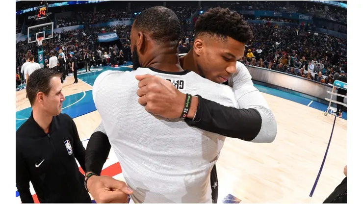 LeBron James y Giannis Antetokounmpo
