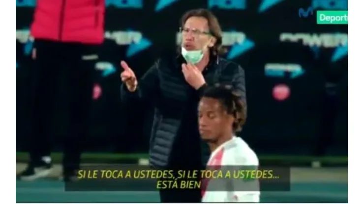 Ricardo Gareca protestó por la acción previa que finalizó en el gol anulado a Cueva.
