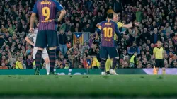 Video: sacan a la luz el cruce de Messi con un árbitro en Champions League