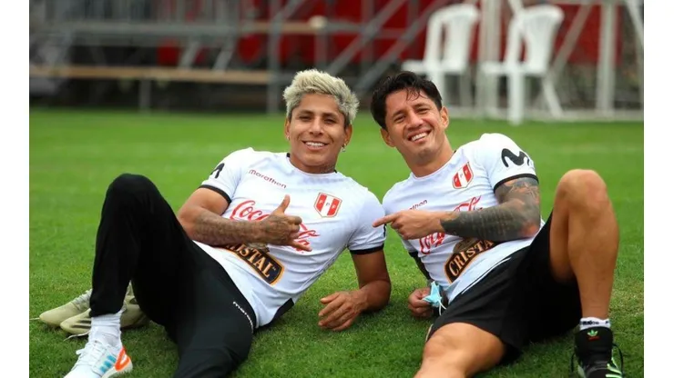 La selección peruana buscará su primer triunfo ante Chile en Santiago.