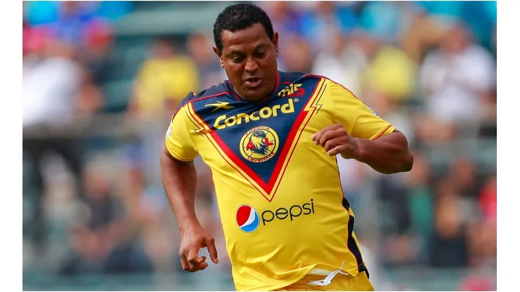 Negro Santos, América