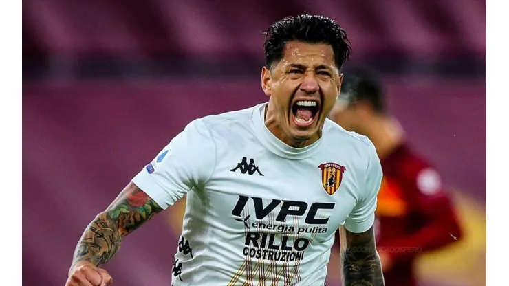 Jugadores posaron de forma individual ante las cámaras de la zona de prensa de la selección.