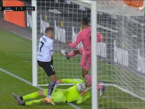 Y un día, el VAR fue contra el Madrid: al Valencia le dieron un gol milimétrico para darlo vuelta