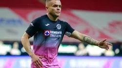 Jonathan Rodríguez recibió críticas por parte de los aficionados de Cruz Azul.