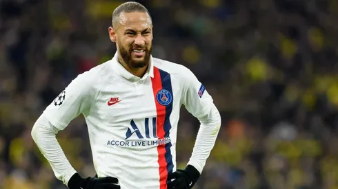 Neymar con la camiseta de Paris Saint-Germain.