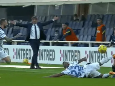 Video: Vidal le pegó una patada escalofriante al Papu Gómez