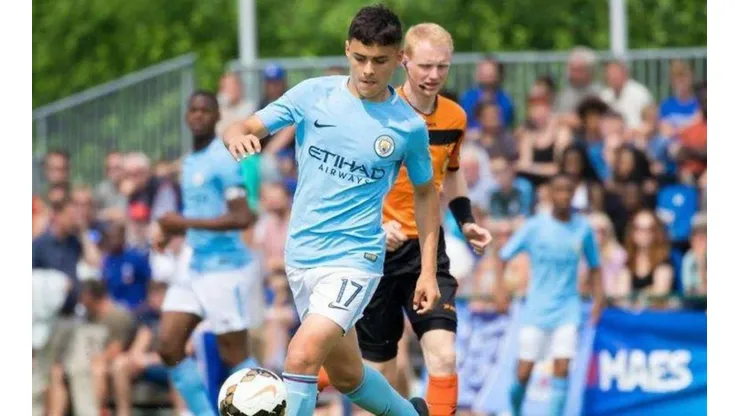 Carlos Silvestri lo invitó para la Sub 17 el 2019, pero Alexander no aceptó.