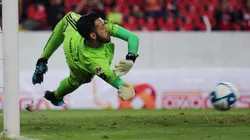 ¿Otro jugador menos? Camilo Vargas salió positivo por Covid y no viajaría