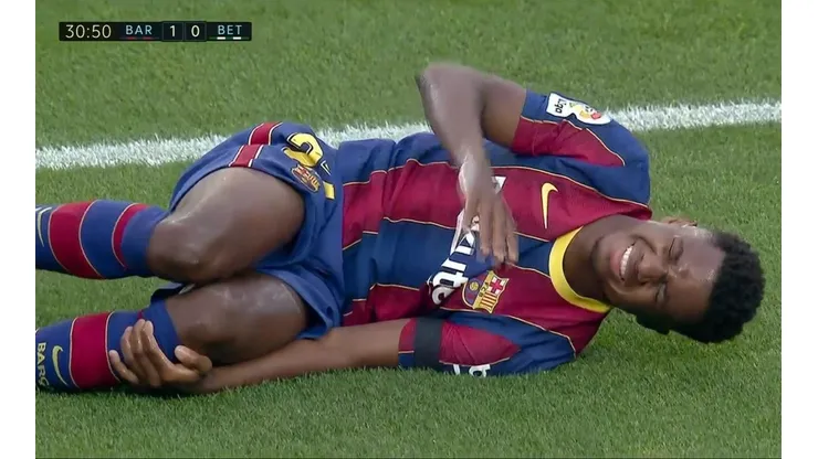 La cara de dolor de Ansu Fati lo dice todo.