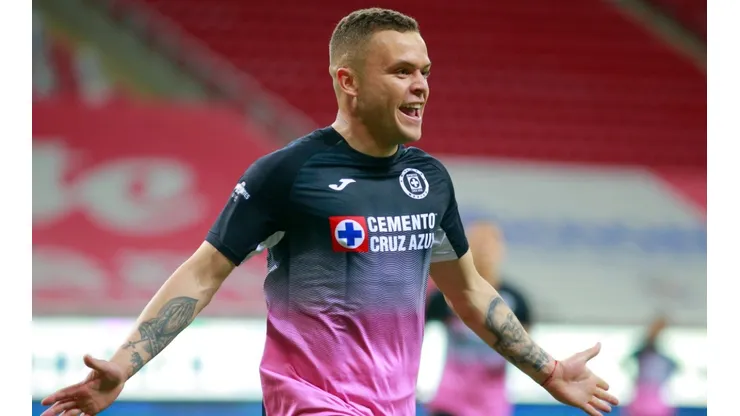 Cruz Azul vs. Pumas juegan por la fecha 17 de la Liga MX este sábado (Getty Images).