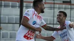 Andrés Chávez festejando su tanto en Paraná.