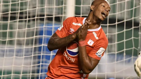 Edwin Velasco sancionado