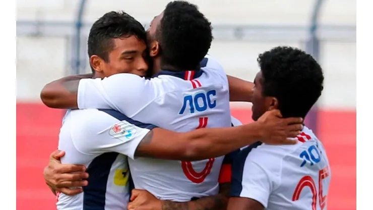 Un nuevo Alianza Lima en lo anímico enfrenta a Llacuabamba en Villa el Salvador.
