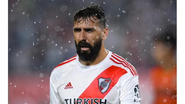 En Twitter, los hinchas de River eligieron a Pratto como reemplazante de Borré