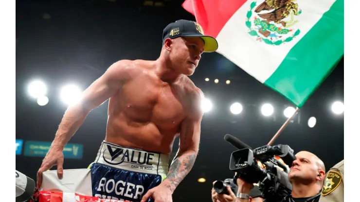 Canelo Álvarez no para de entrenarse por si lo llaman a pelear.