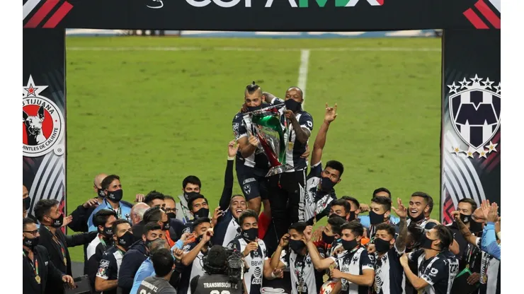 Monterrey tuvo un modesto festejo tras ser campeón.
