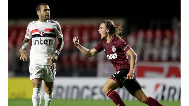 ¡Lanús eliminó a São Paulo por la Sudamericana en un final épico!