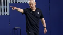 Javier Aguirre a una firma... ¿de Los Angeles Galaxy?