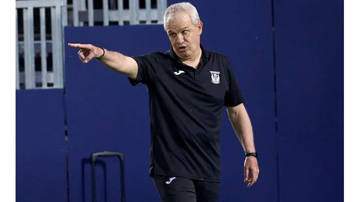 Javier Aguirre a una firma... ¿de Los Angeles Galaxy?