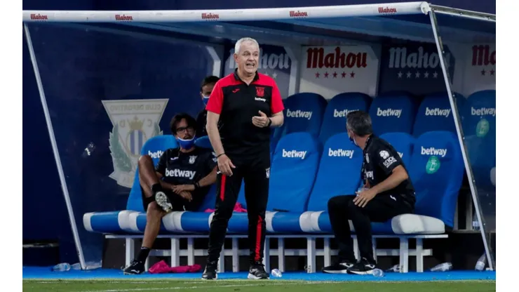Javier Aguirre podría dirigir en Japón.