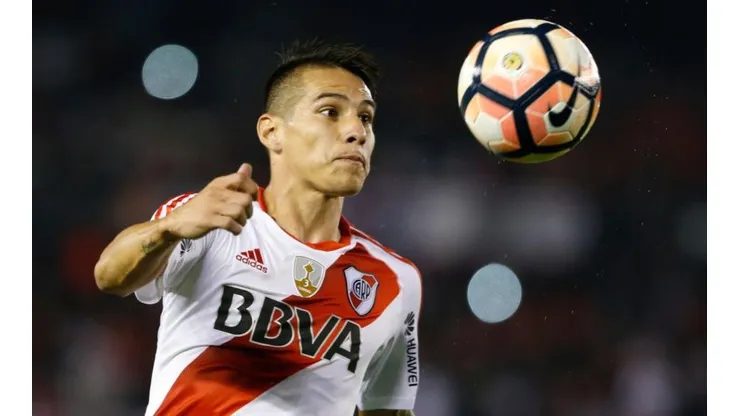Carlos Auzqui con la camiseta de River.