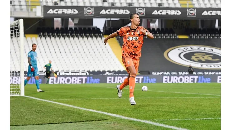 No le importa nada: Ronaldo coronó su vuelta picándola en un penal
