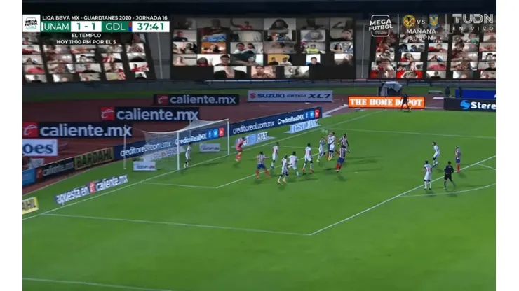 Jesús Molina le devolvió la ventaja a las Chivas con un remate de cabeza