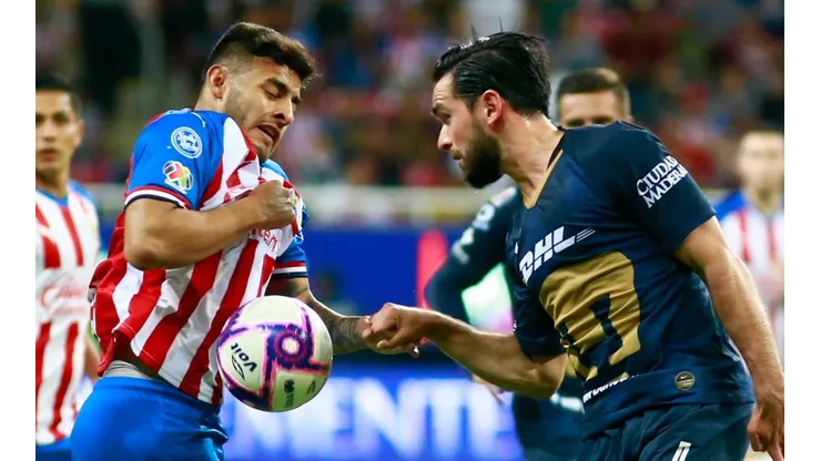 Pumas y Chivas protagonizan el estelar de Halloween del Guard1anes 2020. (Foto: Getty Images).