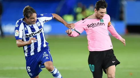 Lionel Messi en acción contra Alavés.