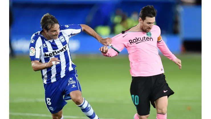 Lionel Messi en acción contra Alavés.