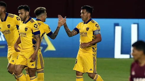 Foto de Carlos Tevez rematando en el gol de Boca.