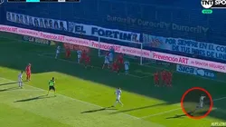 De tiro libre, Ricky Álvarez demostró que tiene intacta su mágica zurda