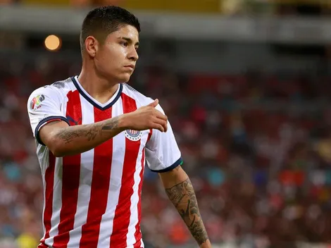 Chofis López, Alexis Peña y Gallito Vázquez, separados de Chivas