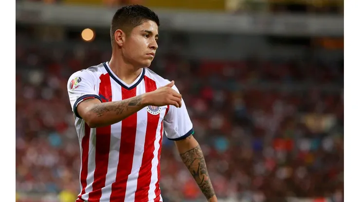 Tres jugadores más separados en Chivas